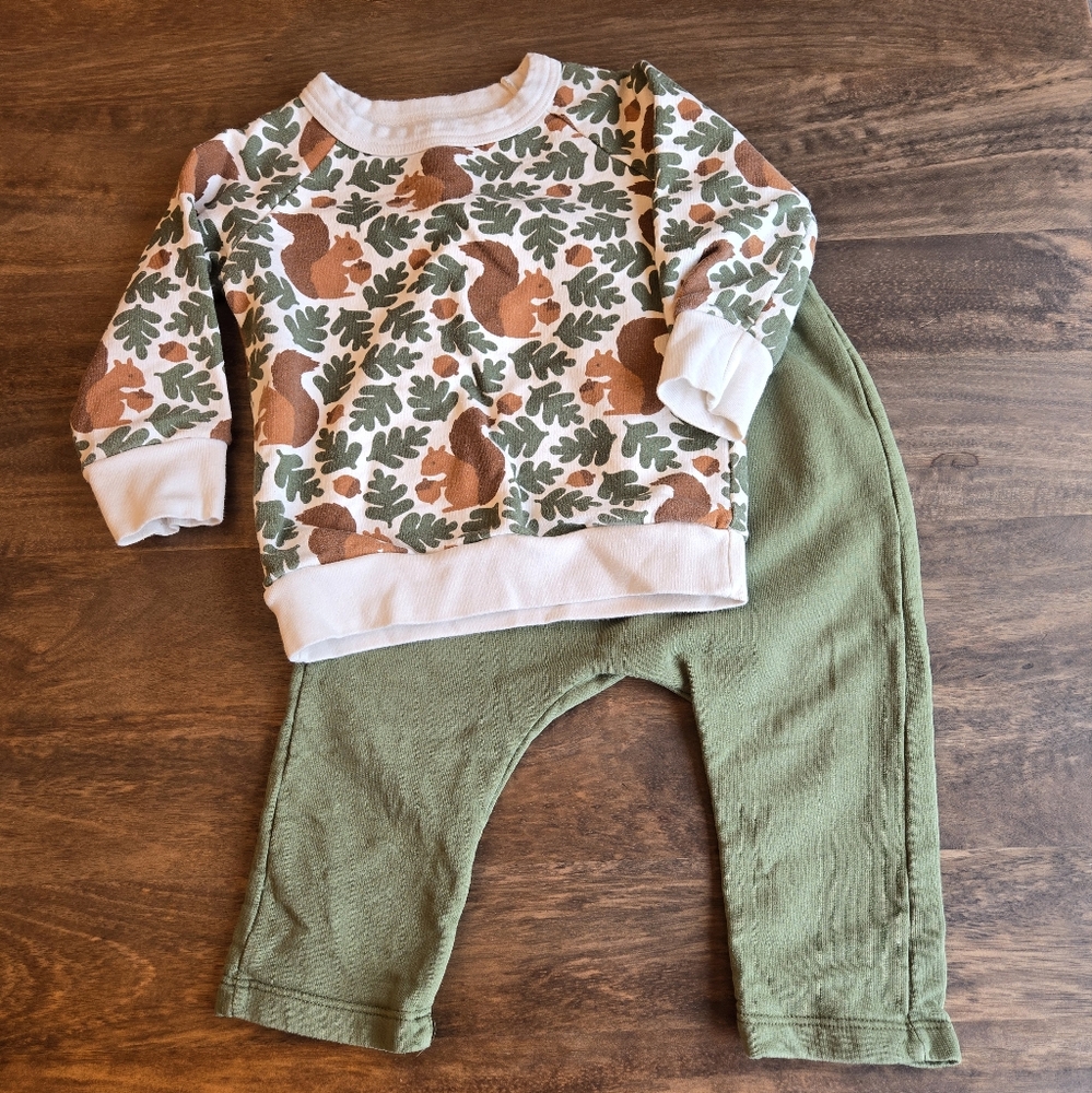 Winter Water Factory Squirrel Print Baby Outfit